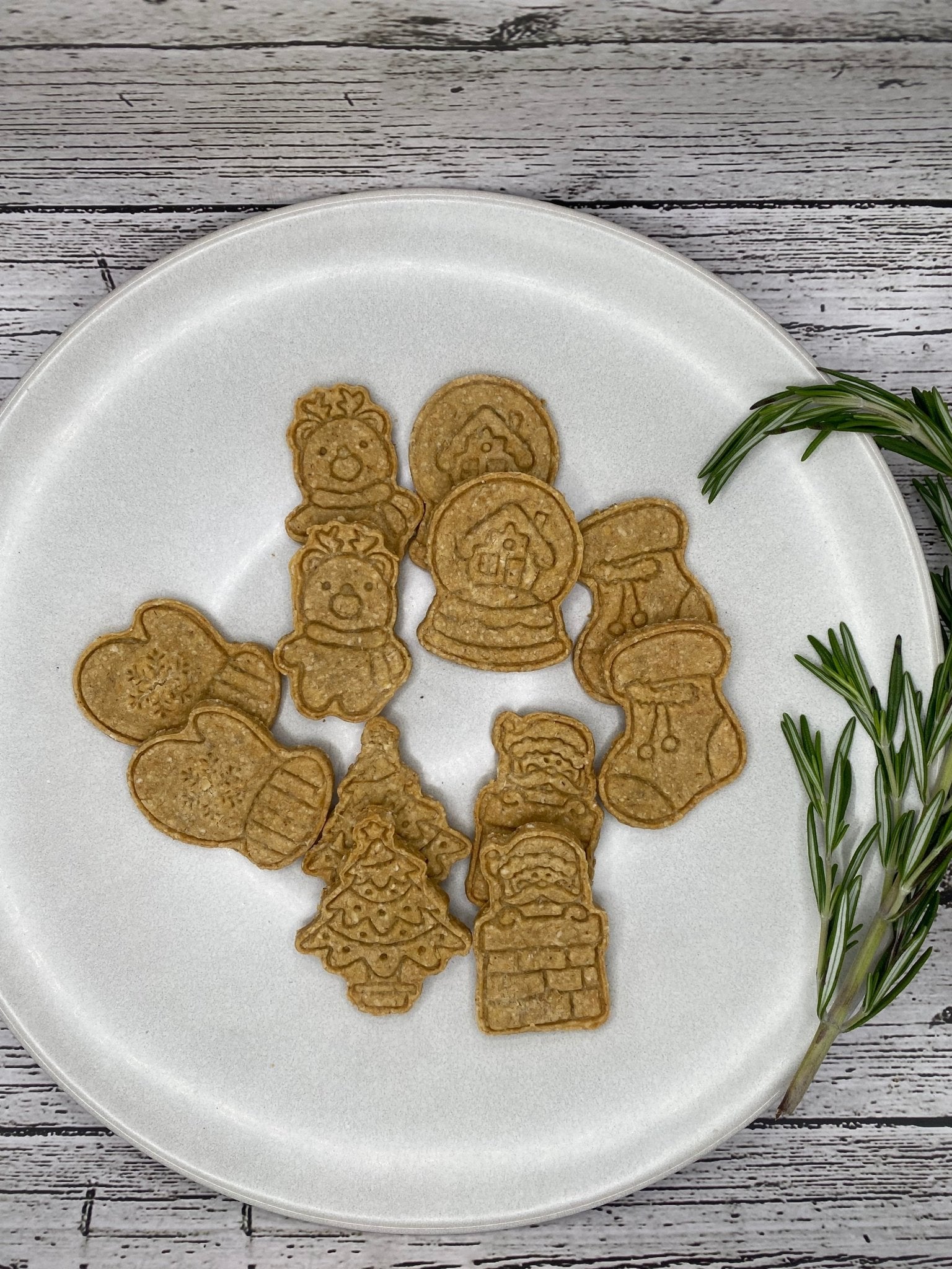 Holiday Dog Cookies: Festive Biscuits with Natural Ingredients - CiaCia PetKery