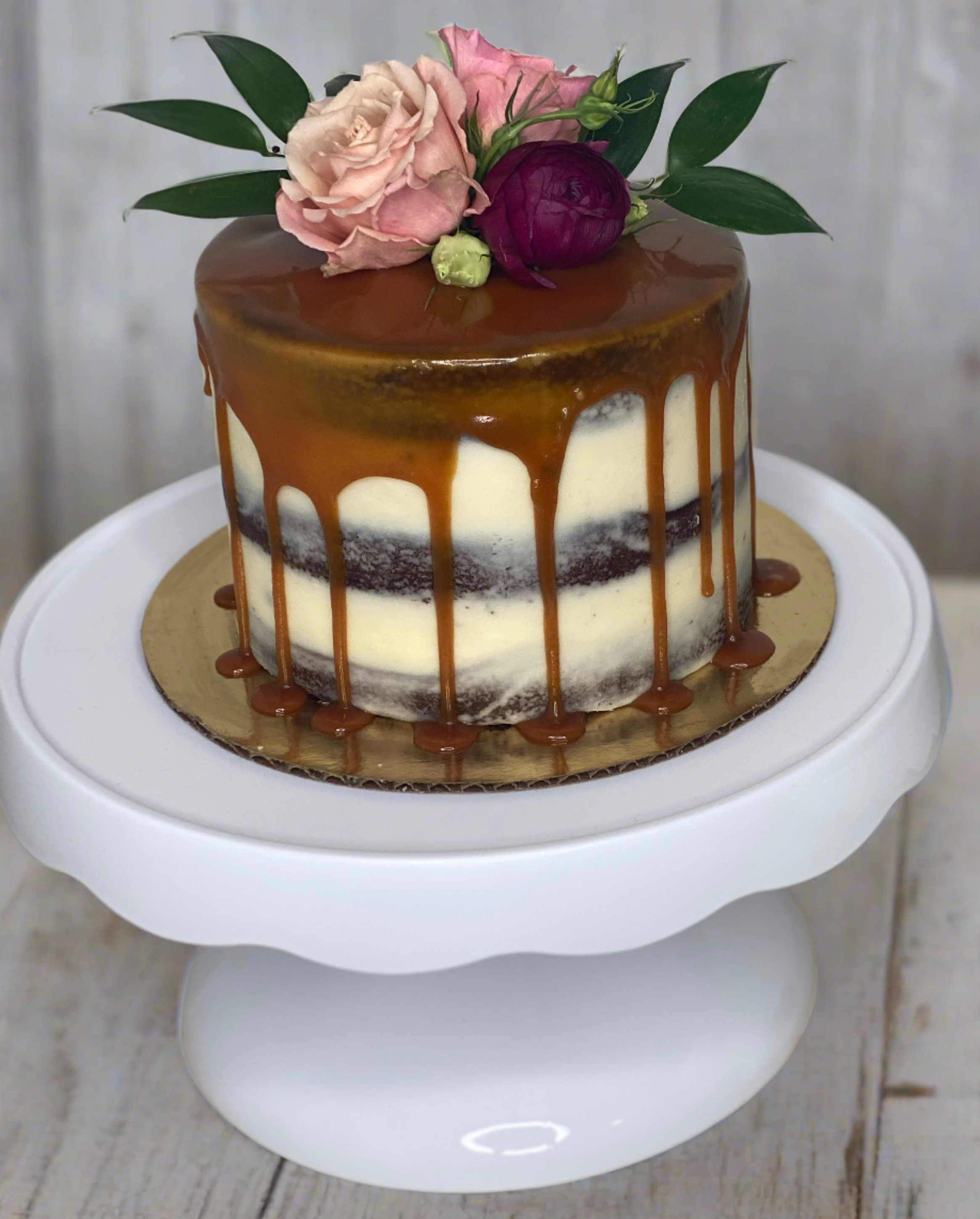 Gorgeous 10” 2-in-1 Pedestal Cake Stand and Serving Plate.